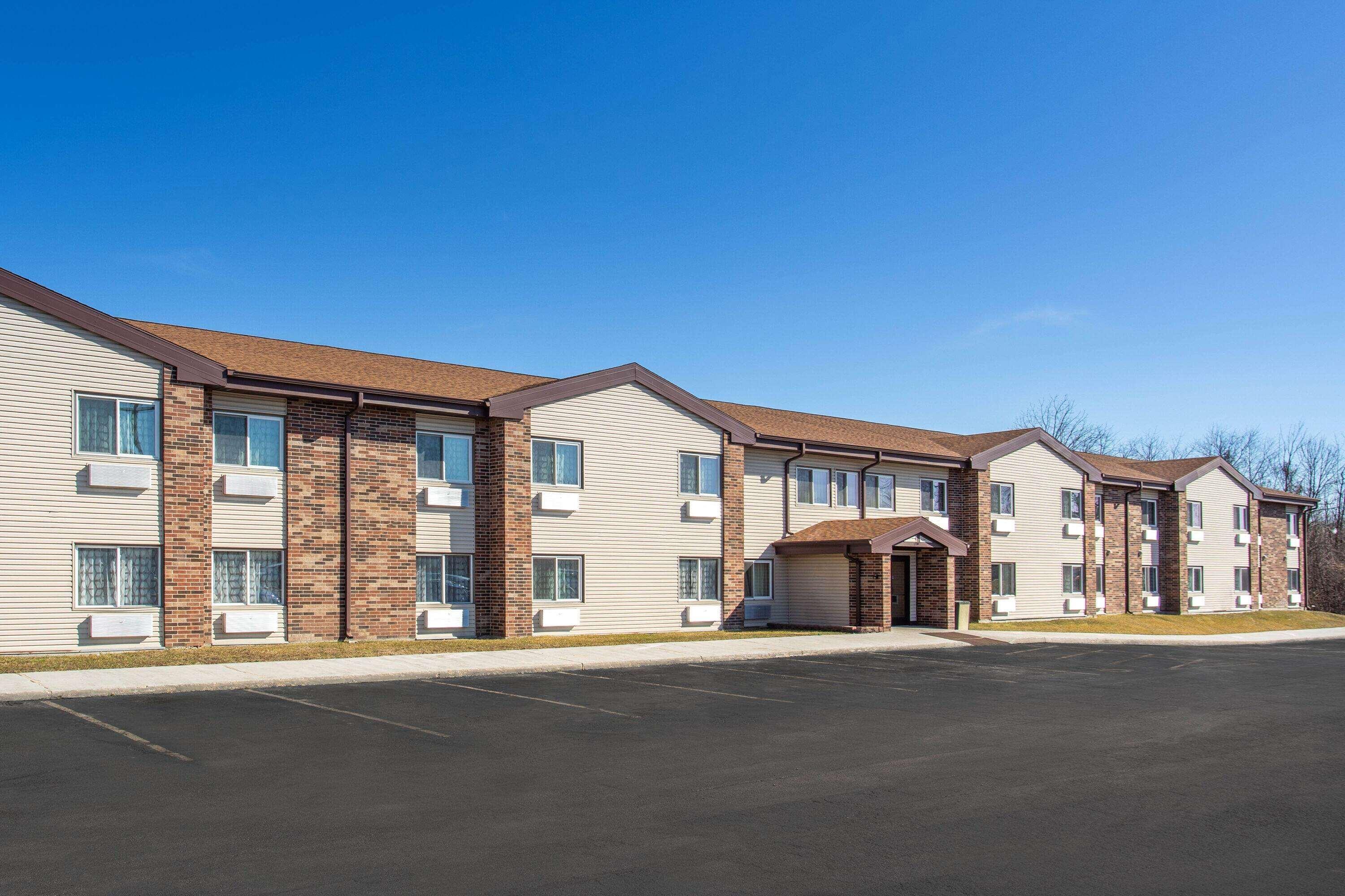 Baymont By Wyndham Joliet Exterior foto