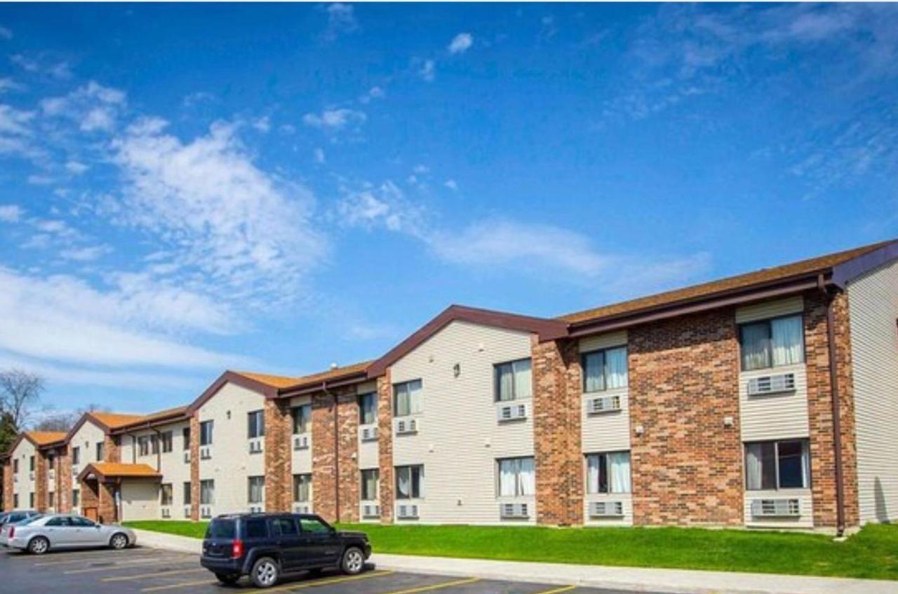 Baymont By Wyndham Joliet Exterior foto