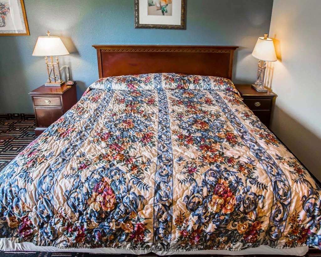 Baymont By Wyndham Joliet Quarto foto